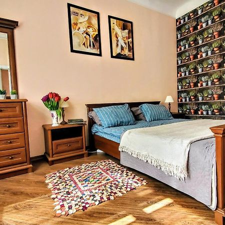 Kyiv Top Location 60M2 Apt In Old City Fast Wifi Selfchekin Exterior photo